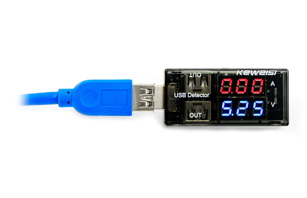 Testeur USB pour mesurer la tension et le courant des ports USB et