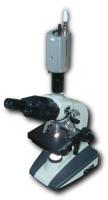 Microscope de laboratoire avec caméra vidéo