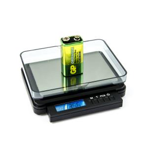 Pèse-lettres numérique avec une capacité de pesage de 2kg et une fraction de 0,1g