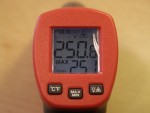 Thermomètre numérique sans contact UT300A